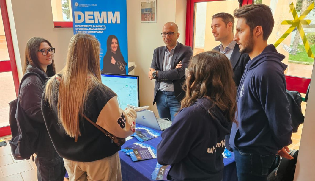 Foto del laboratorio a scuola 